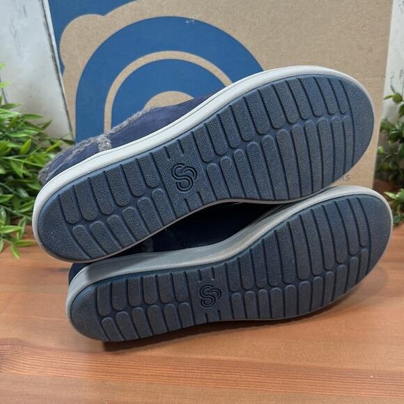 Clarks Cloudsteppers Step Glow Rose Faux Fur Ankle Boots Size 5.5 - Picture 9 of 10